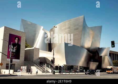 Die Walt Disney Concert Hall / LA Phil gestaltet von Frank Gehry. Los Angeles, Kalifornien, USA. August 2019 Stockfoto