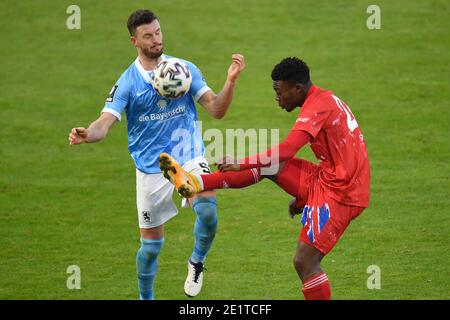 München GRUENWALDER STADION. Januar 2021. Quirin MOLL (TSV München 1860), Action, Duelle gegen Christopher SCOTT (FCB). Fußball 3. Liga, Liga3, FC Bayern München Amateure-TSV München 1860 0-2, am 9. Januar 2021 in München GRUENWALDER STADION. DIE DFL-VORSCHRIFTEN VERBIETEN DIE VERWENDUNG VON FOTOS ALS BILDSEQUENZEN UND/ODER QUASI-VIDEO. Quelle: dpa/Alamy Live News Stockfoto