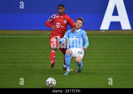 München GRUENWALDER STADION. Januar 2021. Remy VITA (FCB), Action, Duelle gegen Marius WILLSCH (München 1860). Fußball 3. Liga, Liga3, FC Bayern München Amateure-TSV München 1860 0-2, am 9. Januar 2021 in München GRUENWALDER STADION. DIE DFL-VORSCHRIFTEN VERBIETEN DIE VERWENDUNG VON FOTOS ALS BILDSEQUENZEN UND/ODER QUASI-VIDEO. Quelle: dpa/Alamy Live News Stockfoto