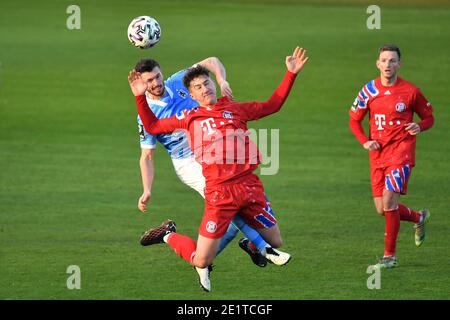 München GRUENWALDER STADION. Januar 2021. Quirin MOLL (TSV München 1860), Action, Duelle gegen Angelo STILLER (FCB). Fußball 3. Liga, Liga3, FC Bayern München Amateure-TSV München 1860 0-2, am 9. Januar 2021 in München GRUENWALDER STADION. DIE DFL-VORSCHRIFTEN VERBIETEN DIE VERWENDUNG VON FOTOS ALS BILDSEQUENZEN UND/ODER QUASI-VIDEO. Quelle: dpa/Alamy Live News Stockfoto