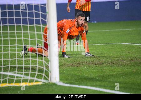 Benevento, Kampanien, ITALIEN. Januar 2021. Lorenzo Montipo 'von Benevento.während der italienischen Serie A Footbal Spiel FC Benevento gegen AC Atalanta am 09. Januar 2021 im Ciro Vigorito Stadion. Quelle: Fabio Sasso/ZUMA Wire/Alamy Live News Stockfoto