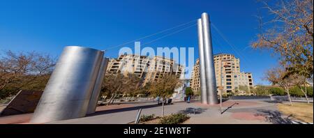 Sonniger Blick auf die Soleri Bridge in der Altstadt von Scottsdale in Phoneix, Arizona Stockfoto