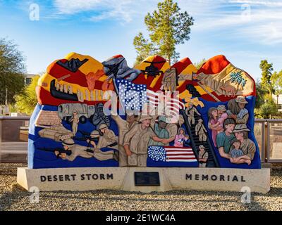 Phoneix, 3. JAN 2021 - Morgensonne Sicht auf den morgendlichen sonnigen Blick auf das Arizona Peace Officers Memorial in Wesley Bolin Memorial Plaza Stockfoto