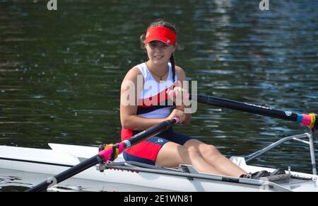 Nahaufnahme von Female Sculler, Newark Club am River Ouse in St. Neots. Stockfoto