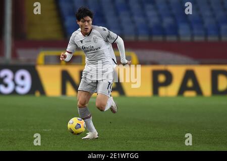 Genua, Italien. Januar 2021. Genova, Italien, Luigi Ferraris Stadion, 09. Januar 2021, Takehiro Tomiyasu (Bologna) während Genua CFC vs Bologna FC - Italienisch Fußball Serie A Spiel Kredit: Danilo Vigo/LPS/ZUMA Wire/Alamy Live News Stockfoto