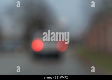 Abstraktes Auto auf einer Straße. Stockfoto