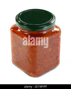 Ajvar - traditionelle mazedonische serbische Gericht aus roten Paprika, Auberginen und Knoblauch, lutenitza, beliebt auf dem Balkan. Stockfoto