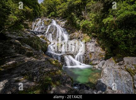 Wasserfall Fantail Falls, Makarora River, Wanaka, Westküste, Südinsel, Neuseeland Stockfoto