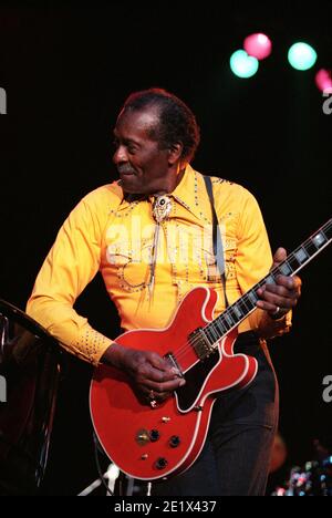 Chuck Berry auf der Bühne beim Legends of Rock N Roll Konzert in der Wembley Arena in London, Großbritannien. Juli 1998 Stockfoto