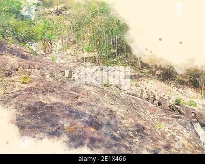 Abstrakte bunte Form auf Berggipfel und Baumlandschaft auf Aquarell Illustration Malerei Hintergrund. Stockfoto