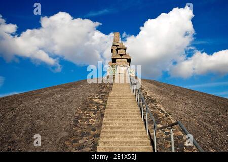 Treppe zum Himmel mit Skulptur Himmelsleiter, Rheinelbe Slagheap, Gelsenkirchen, Ruhrgebiet, Nordrhein-Westfalen, Deutschland Stockfoto