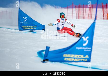 Scuol, Schweiz. Januar 2021. 09.01.2021, Scuol, Alpin Worldcup, FIS Snowboard Alpin Worldcup Scuol, KUMMER Patrizia (SUI) Quelle: SPP Sport Pressefoto. /Alamy Live Nachrichten Stockfoto