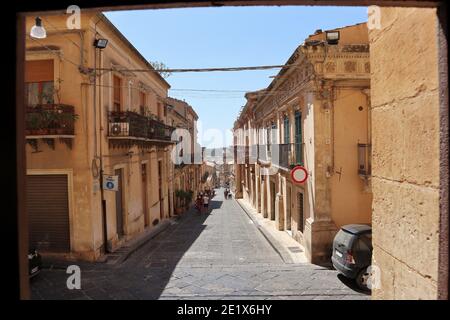 Noto - Via Nicolaci dalla Chiesa di Montevergine Stockfoto