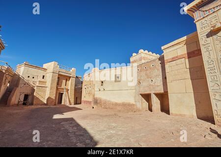 OUARZAZATE, MAROKKO - 7. FEBRUAR 2017: Ouarzazate Atlas Film Studios in Marokko. Die marokkanischen Atlas Studios sind eines der größten Filmstudios im wo Stockfoto