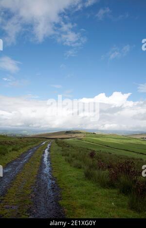 Sturmwolken über Bowstonegate Lyme Handley Lyme Park angesehen Von sponds Hill Cheshire England Stockfoto