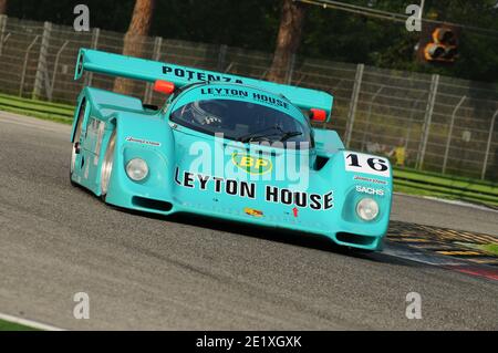 Imola Italien - 20. Oktober 2012: Porsche 962 gefahren von Scott Aaron und Dreelan Tommy während der Trainingseinheit auf Imola Circuit bei der Veranstaltung Luigi Musso H Stockfoto