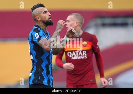 Rom, Italien. Januar 2021. Alvaro Vidal von Internazionale (L) reagiert während der italienischen Meisterschaft Serie EIN Fußballspiel zwischen AS Roma und FC Internazionale am 10. Januar 2021 im Stadio Olimpico in Rom, Italien - Photo Federico Proietti/DPPI/LM Credit: Gruppo Editoriale LiveMedia/Alamy Live News Stockfoto