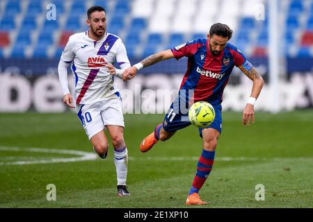 VALENCIA, SPANIEN - JANUAR 10: Edu Exposito von SD Eibar, Morales von Levante während des La Liga Santander Spiels zwischen Levante UD und SD Eibar im Estadi Ciutat de Valencia am 10. Januar 2021 in Valencia, Spanien (Foto von Pablo Morano/BSR AgencyOrange BilderAlamy Live News) Stockfoto