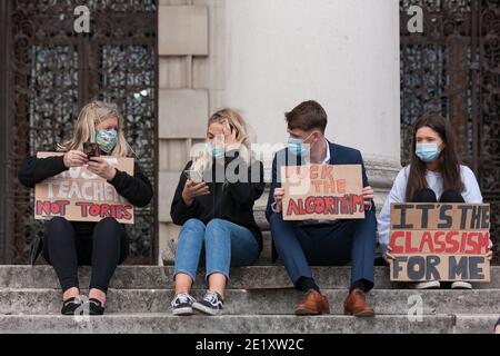 Leeds, Großbritannien - 18 2020. August: Studenten in Leeds protestieren gegen die Regierungen, die die Prüfungsergebnisse behandeln Stockfoto