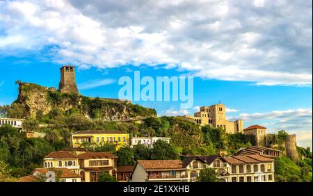 Panorama von Kruja Burg in einem schönen Sommertag, Albanien Stockfoto