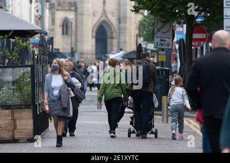 Liverpool, Großbritannien - September 29 2020: Menschen im Stadtzentrum von Liverpool am Dienstag, wo die Infektionsrate derzeit über 260 pro 100,000 liegt. Stockfoto