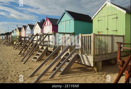 Strandhütten Felixstowe am Meer Stockfoto