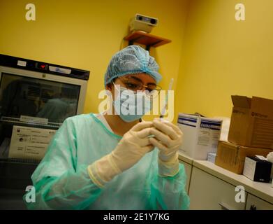 Turin, Italien. Januar 2021. Turin - der Impfstoff gegen Covid 19 wird den 118 Freiwilligen des Turin Ophthalmic Hospital verabreicht 10. Januar 2020 nur redaktionelle Verwendung Kredit: Unabhängige Fotoagentur/Alamy Live News Stockfoto