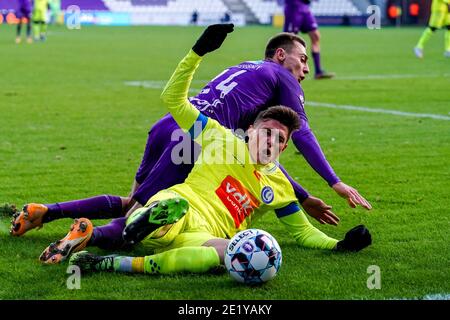 ANTWERPEN, BELGIEN - 10. JANUAR: Alessio Castro-Montes von KAA Gent, Yan Vorogovskiy von Beerschot v.a. während des Pro League-Spiels von Beerschot VA und KAA Gent am 10. Januar 2021 in Antwerpen, Belgien (Foto: Jeroen Meuwsen/BSR AgencyOrange FotosAlamy Live News) Stockfoto