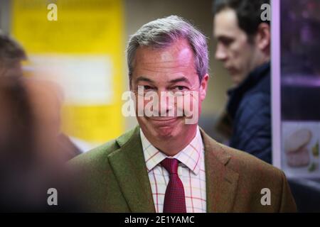 25/05/16. Stocksbridge, Großbritannien. Nigel Farage in Stocksbridge, South Yorkshire, während des Wahlkampfs im Vorfeld des EU-Referendums. Stockfoto