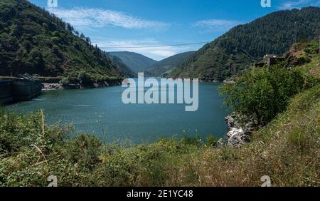 Blick auf den Stausee bei Salime in Asturien, Spanien Stockfoto