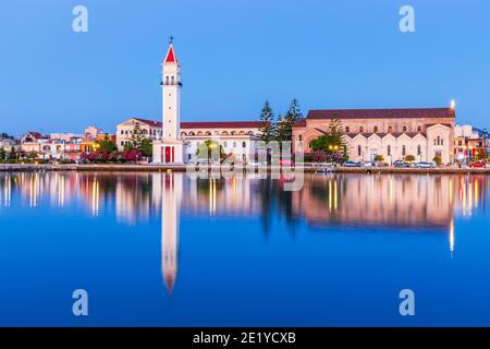 Zakynthos, Griechenland. Morgenansicht der Stadt Zakynthos mit der Kirche St. Dionysios. Stockfoto