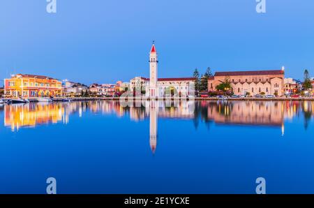 Zakynthos, Griechenland. Morgenansicht der Stadt Zakynthos mit der Kirche St. Dionysios. Stockfoto