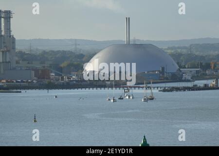 Marchwood ERF von Southampton Docks aus gesehen Stockfoto