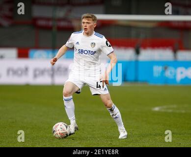 Crawley, Großbritannien. Januar 2021. CRAWLEY, ENGLAND - JANUAR 10: Jack Jenkins aus Leeds United debütiert während der dritten Runde des FA Cup zwischen Crawley Town und Leeds United am 10. Januar 2021 im People's Pension Stadium, Crawley, UK Credit: Action Foto Sport/Alamy Live News Stockfoto