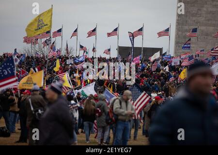 5. Januar 2021: Tausende von Trumps Anhängern protestieren heute am Washington Monument zur Unterstützung von Präsident Donald Trump bei einer Kundgebung "Rettet Amerika-Marsch", am 06. Januar 2021 in Washington DC, USA. Kredit: Eman Mohammed/ZUMA Wire/Alamy Live Nachrichten Stockfoto