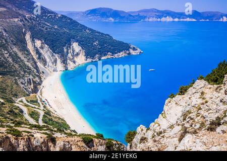 Kefalonia, Griechenland. Blick auf Myrtos Strand, Assos. Stockfoto