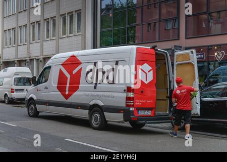 DPD Paketdienst, Venloer Straße, Köln, Nordrhein-Westfalen, Deutschland Stockfoto