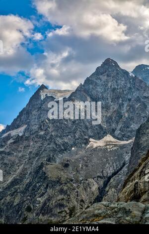 Blick auf den Mont Pelvoux und seine Gletscher (des violettes und dela momentie). Stockfoto