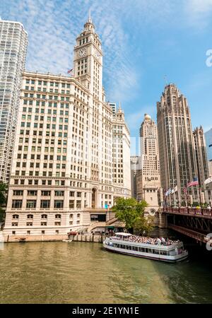 Chicago, Illinois, USA - 24. August 2014: Wendella Boat Rides Architectural Tour The Chicago River in Chicago Downtown, USA Stockfoto