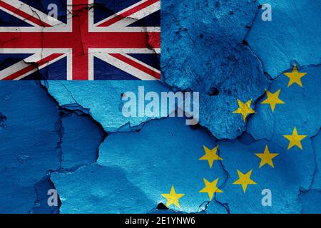 Flagge von Tuvalu auf rissige Wand gemalt Stockfoto