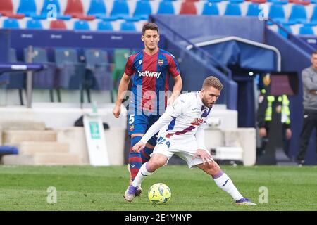 Nemanja Radoja von Levante UD und Kevin Rodrigues von Eibar während der spanischen Meisterschaft La Liga Fußball mach zwischen Levante und Eibar am 10. Januar 2021 im Estadio Ciutat de Valencia in Valencia, Spanien - Foto Maria Jose Segovia / Spanien DPPI / DPPI / LM Stockfoto