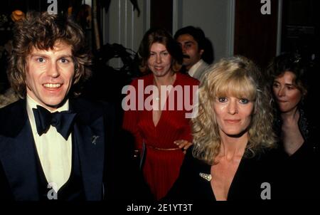 JEFF CONAWAY MIT FRAU RONA NEWTON JOHN R4571 Credit: Ralph Dominguez/MediaPunch Stockfoto