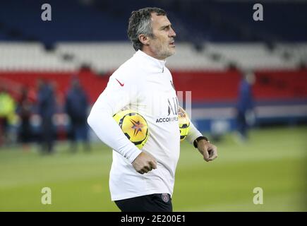 Torwarttrainer der PSG Toni Jimenez beim Aufwärmen vor der französischen Meisterschaft Ligue 1 Fußballspiel zwischen Paris Saint-Germain (PSG) und Stade Brestois 29 am 9. Januar 2021 im Stadion Parc des Princes in Paris, Frankreich - Foto Jean Catuffe / DPPI / LM Stockfoto