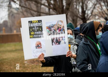 St. Paul, Minnesota. Sikh-Amerikaner halten eine Protestkundgebung ab, um die Bauern gegen die Agrargesetze in Indien zu retten. Stockfoto