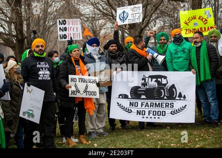 St. Paul, Minnesota. Sikh-Amerikaner halten eine Protestkundgebung ab, um die Bauern gegen die Agrargesetze in Indien zu retten. Stockfoto