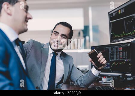Geschäftlichen Erfolg. Erfolgreiche Unternehmer, Online-Handel. Stockfoto