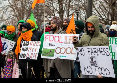 St. Paul, Minnesota. Sikh-Amerikaner halten eine Protestkundgebung ab, um die Bauern gegen die Agrargesetze in Indien zu retten. Stockfoto