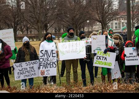 St. Paul, Minnesota. Sikh-Amerikaner halten eine Protestkundgebung ab, um die Bauern gegen die Agrargesetze in Indien zu retten. Stockfoto