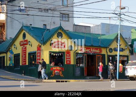 Bar Ideal, Restaurant an der Avenida San Martin, Ushuaia, Feuerland, Südargentinien 29. November 2015 Stockfoto