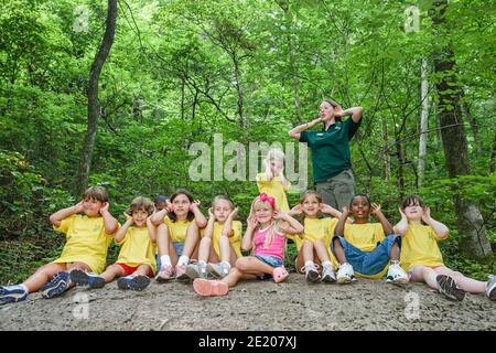 Birmingham Alabama, Ruffner Mountain Nature Center, Sommercamp Studenten Schwarze Jungen Mädchen Kinder Kinder Frau Naturforscherin, Lehrerberaterin Stockfoto